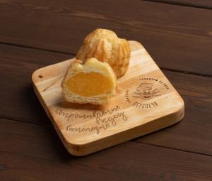 Профитроли со сливочно-апельсиновым кремом